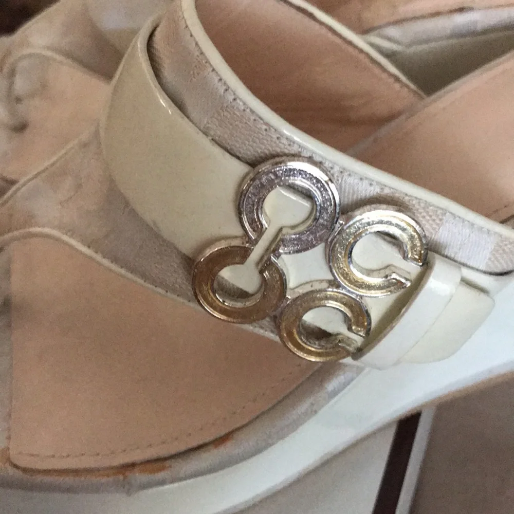 Coach size 10 white / ivory canvas & patent leather platform wedge sandal - Picture 13 of 16